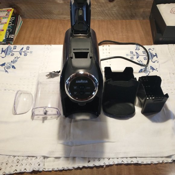 Lavazza BLUE Classy Mini Single Serve Espresso Coffee Machine - Picture 2 of 8